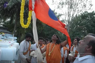 Flag-Hoisting-by-Swamiji_Photo_1044_DSC_0505_CMP_WM