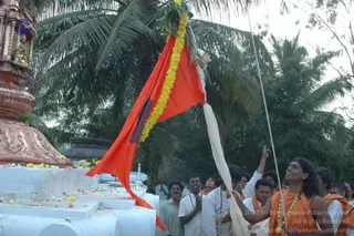 Flag-Hoisting-by-Swamiji_Photo_1045_DSC_0511_CMP_WM