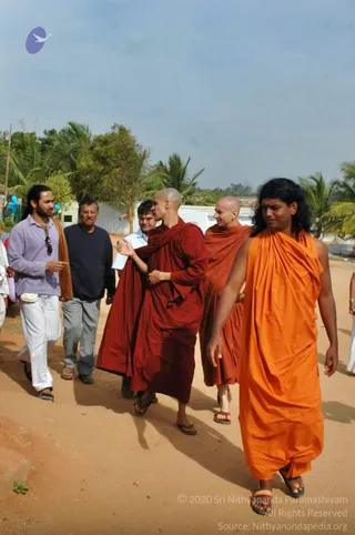 5-BUDDHIST-MONKS-VISIT-HDH-AT-BIDADI-ADHEENAM_Photo_1009_DSC_2409_CMP_WM