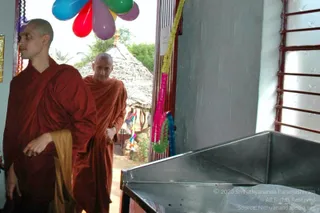 5-BUDDHIST-MONKS-VISIT-HDH-AT-BIDADI-ADHEENAM_Photo_1018_DSC_2421_CMP_WM