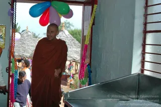 5-BUDDHIST-MONKS-VISIT-HDH-AT-BIDADI-ADHEENAM_Photo_1019_DSC_2422_CMP_WM