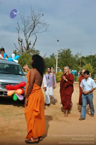 5-BUDDHIST-MONKS-VISIT-HDH-AT-BIDADI-ADHEENAM_Photo_1007_DSC_2406_CMP_WM