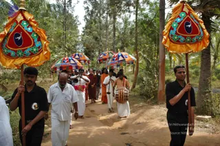 5-BUDDHIST-MONKS-VISIT-HDH-AT-BIDADI-ADHEENAM_Photo_1029_DSC_2502_CMP_WM