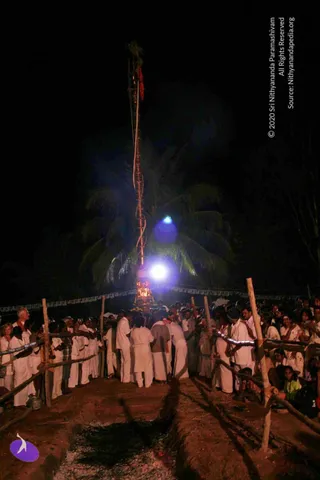 FIRE-WALKING-RITUAL-BY-HDH-AND-DISCIPLES_Photo_1002_IMG_6907_CMP_WM