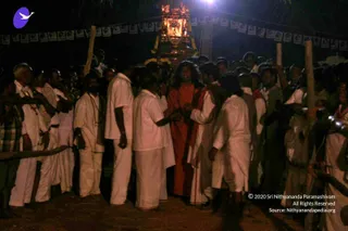 FIRE-WALKING-RITUAL-BY-HDH-AND-DISCIPLES_Photo_1004_IMG_6911_CMP_WM