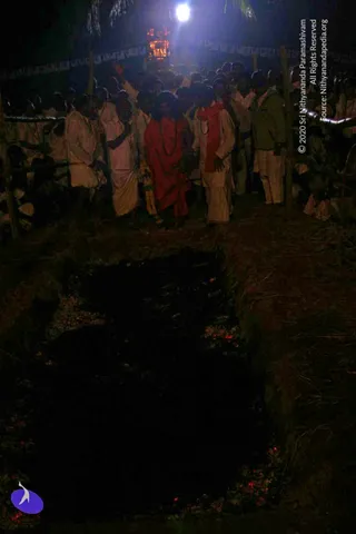FIRE-WALKING-RITUAL-BY-HDH-AND-DISCIPLES_Photo_1007_IMG_6926_CMP_WM