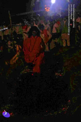 FIRE-WALKING-RITUAL-BY-HDH-AND-DISCIPLES_Photo_1010_IMG_6931_CMP_WM