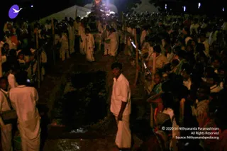 FIRE-WALKING-RITUAL-BY-HDH-AND-DISCIPLES_Photo_1013_IMG_6945_CMP_WM