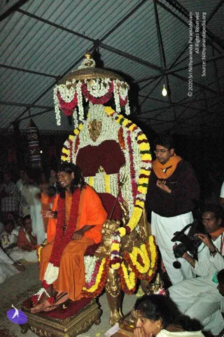 HDH-BLESSES-ALL-DEVOTEES-AT-TEMPLE_Photo_1064_DSC_7178_CMP_WM