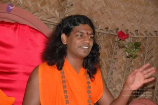 2006-GLIMPSES-OF-SWAMIJI-IN-LAUGHING-TEMPLE