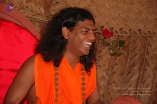 2006-GLIMPSES-OF-SWAMIJI-IN-LAUGHING-TEMPLE
