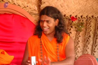 2006-GLIMPSES-OF-SWAMIJI-IN-LAUGHING-TEMPLE