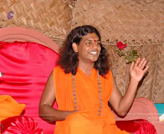 2006-GLIMPSES-OF-SWAMIJI-IN-LAUGHING-TEMPLE