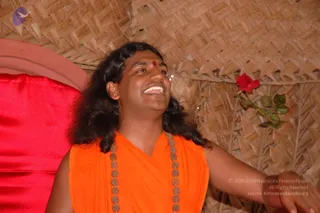 2006-GLIMPSES-OF-SWAMIJI-IN-LAUGHING-TEMPLE