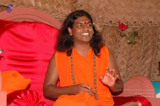 2006-GLIMPSES-OF-SWAMIJI-IN-LAUGHING-TEMPLE