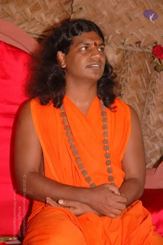 2006-GLIMPSES-OF-SWAMIJI-IN-LAUGHING-TEMPLE