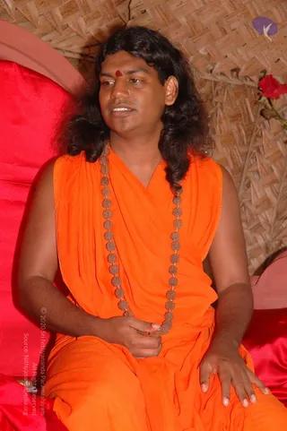 2006-GLIMPSES-OF-SWAMIJI-IN-LAUGHING-TEMPLE