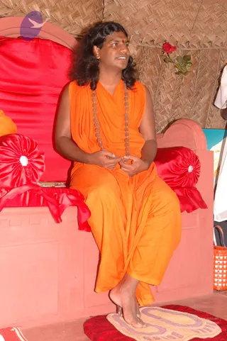2006-GLIMPSES-OF-SWAMIJI-IN-LAUGHING-TEMPLE