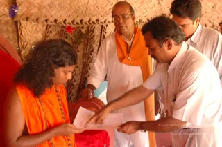 2006-GLIMPSES-OF-SWAMIJI-IN-LAUGHING-TEMPLE