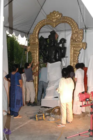 2007-Making-of-Kailasa-in-Los-Angeles