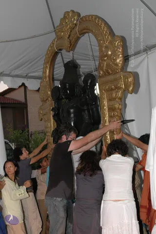 2007-Making-of-Kailasa-in-Los-Angeles