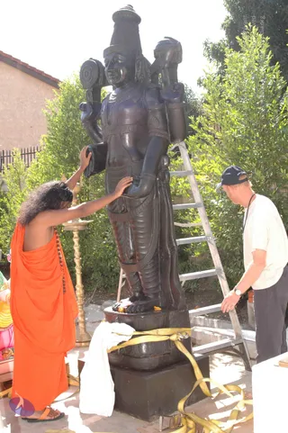2007-Making-of-Kailasa-in-Los-Angeles