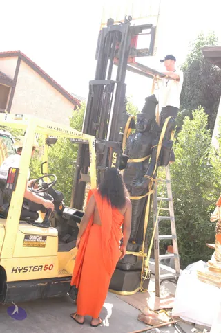 2007-Making-of-Kailasa-in-Los-Angeles