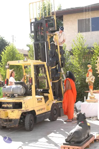 2007-Making-of-Kailasa-in-Los-Angeles