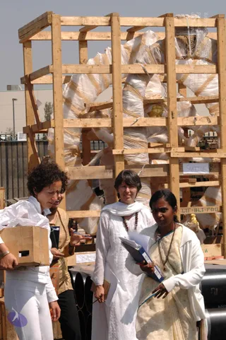 2007-Making-of-Kailasa-in-Los-Angeles