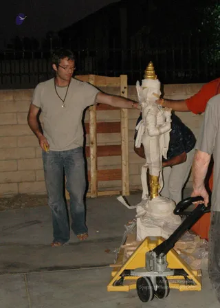 2007-Making-of-Kailasa-in-Los-Angeles
