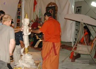 2007-Making-of-Kailasa-in-Los-Angeles
