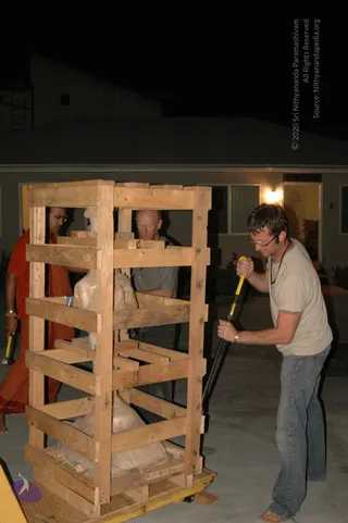 2007-Making-of-Kailasa-in-Los-Angeles