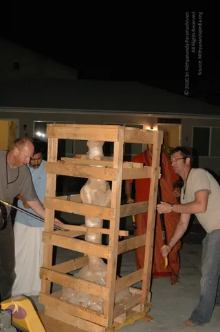 2007-Making-of-Kailasa-in-Los-Angeles
