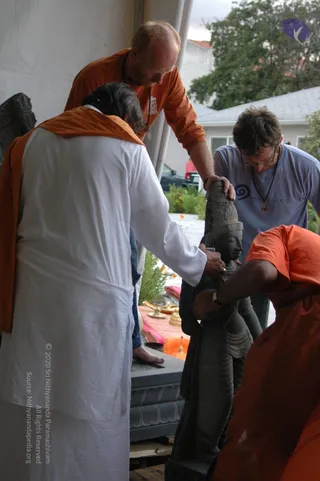 2007-Making-of-Kailasa-in-Los-Angeles