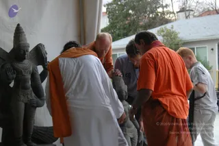 2007-Making-of-Kailasa-in-Los-Angeles