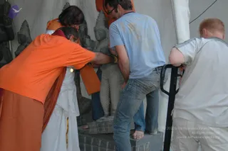 2007-Making-of-Kailasa-in-Los-Angeles