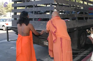 2007-November-7-to-9-Kailasa-in-LosAngeles-Making-of-Temple