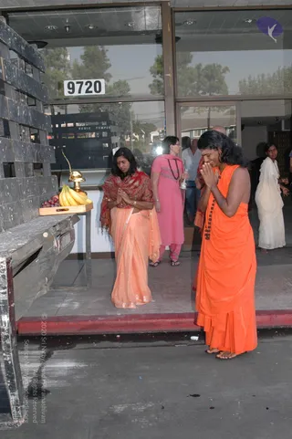 2007-November-7-to-9-Kailasa-in-LosAngeles-Making-of-Temple