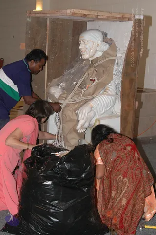 2007-November-7-to-9-Kailasa-in-LosAngeles-Making-of-Temple