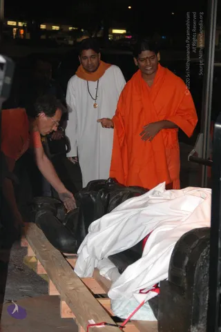 2007-November-7-to-9-Kailasa-in-LosAngeles-Making-of-Temple