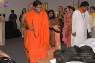2007-November-7-to-9-Kailasa-in-LosAngeles-Making-of-Temple