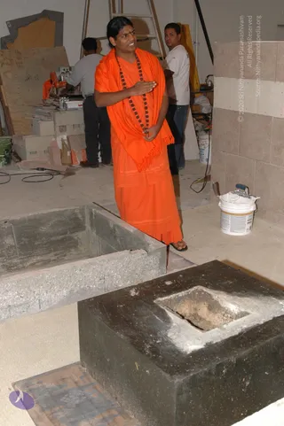 2007-November-7-to-9-Kailasa-in-LosAngeles-Making-of-Temple
