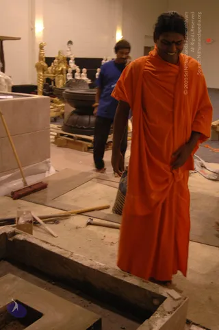 2007-November-7-to-9-Kailasa-in-LosAngeles-Making-of-Temple