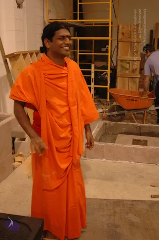 2007-November-7-to-9-Kailasa-in-LosAngeles-Making-of-Temple