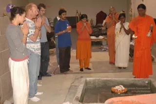 2007-November-7-to-9-Kailasa-in-LosAngeles-Making-of-Temple