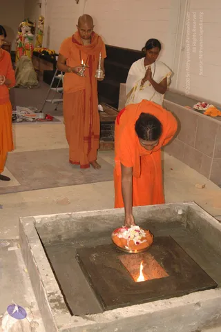 2007-November-7-to-9-Kailasa-in-LosAngeles-Making-of-Temple
