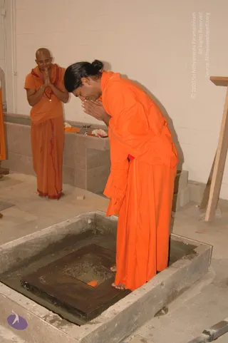 2007-November-7-to-9-Kailasa-in-LosAngeles-Making-of-Temple