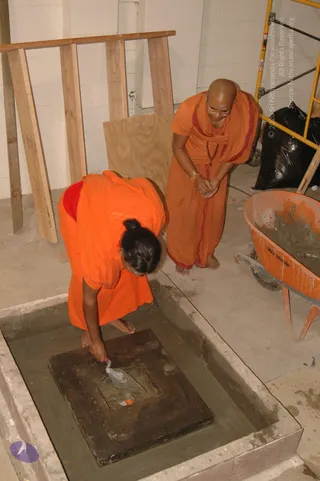 2007-November-7-to-9-Kailasa-in-LosAngeles-Making-of-Temple
