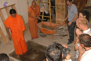 2007-November-7-to-9-Kailasa-in-LosAngeles-Making-of-Temple