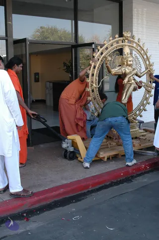 2007-November-7-to-9-Kailasa-in-LosAngeles-Making-of-Temple